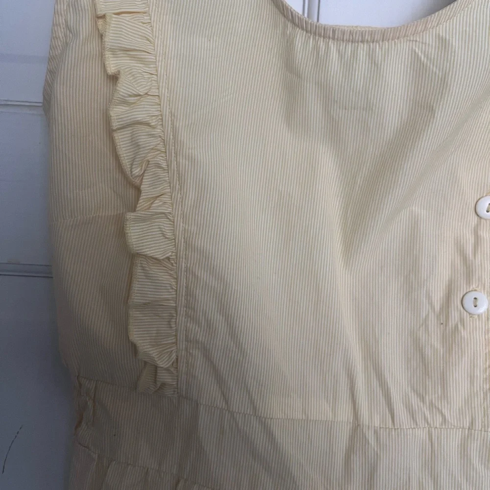 Cute light weight dress - Picture 3 of 4